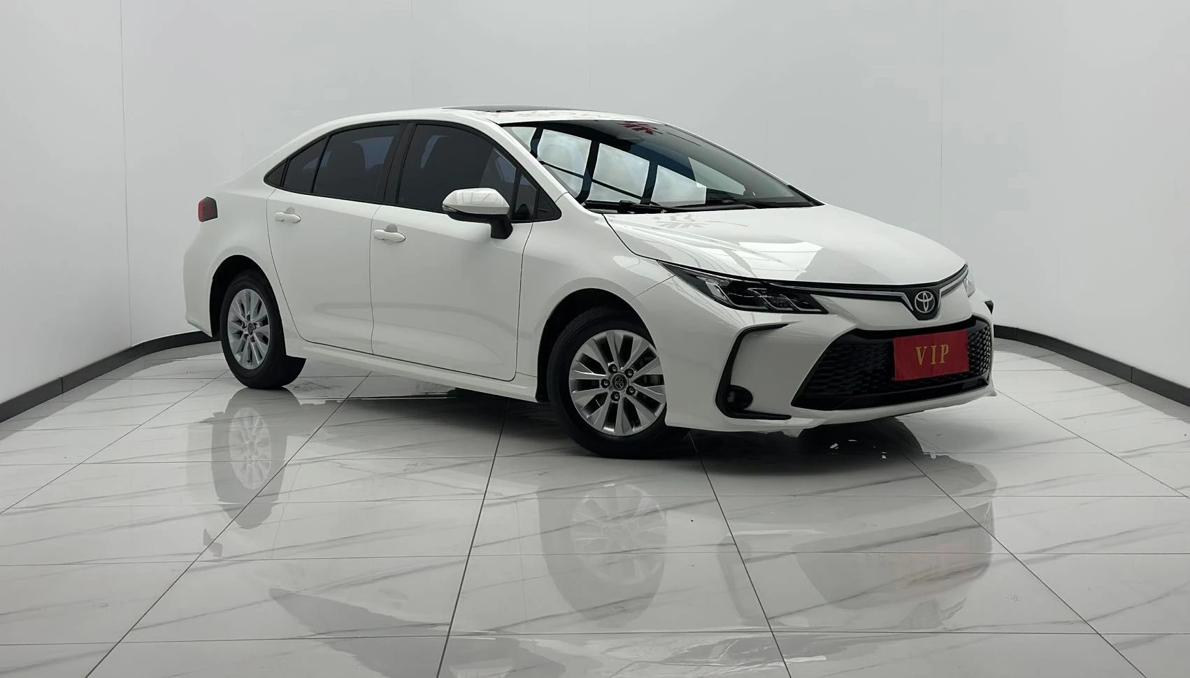 Toyota Corolla — фото 1