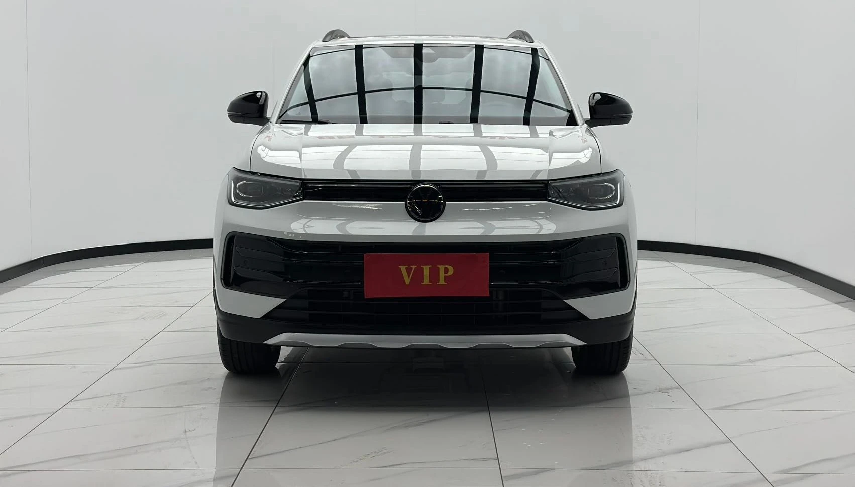 Volkswagen Tharu — фото 1